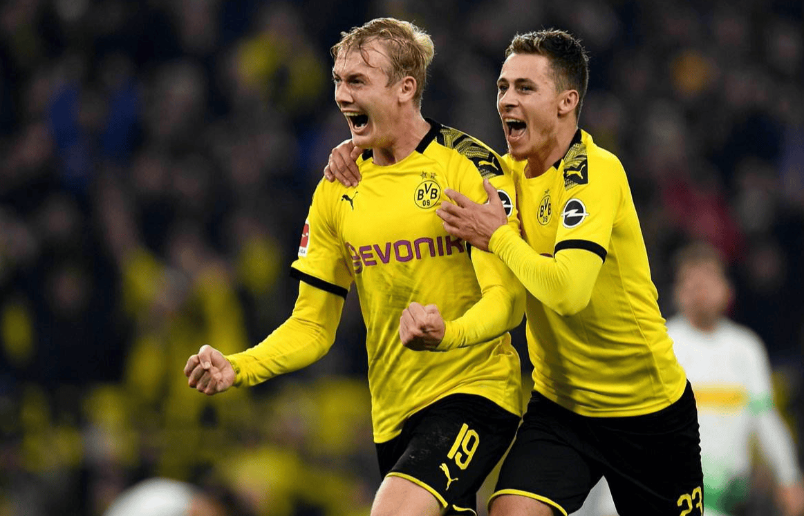 包含多特蒙德球员防守稳固，助球队获胜的词条