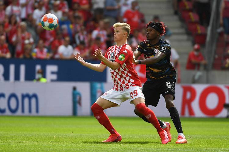 美因茨主场不敌弗赖堡，遭遇连败颓势难挽的简单介绍