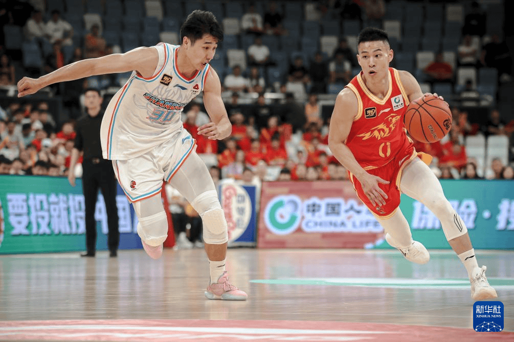 包含亚洲篮球比赛蓄势待发，球员积极备战的词条