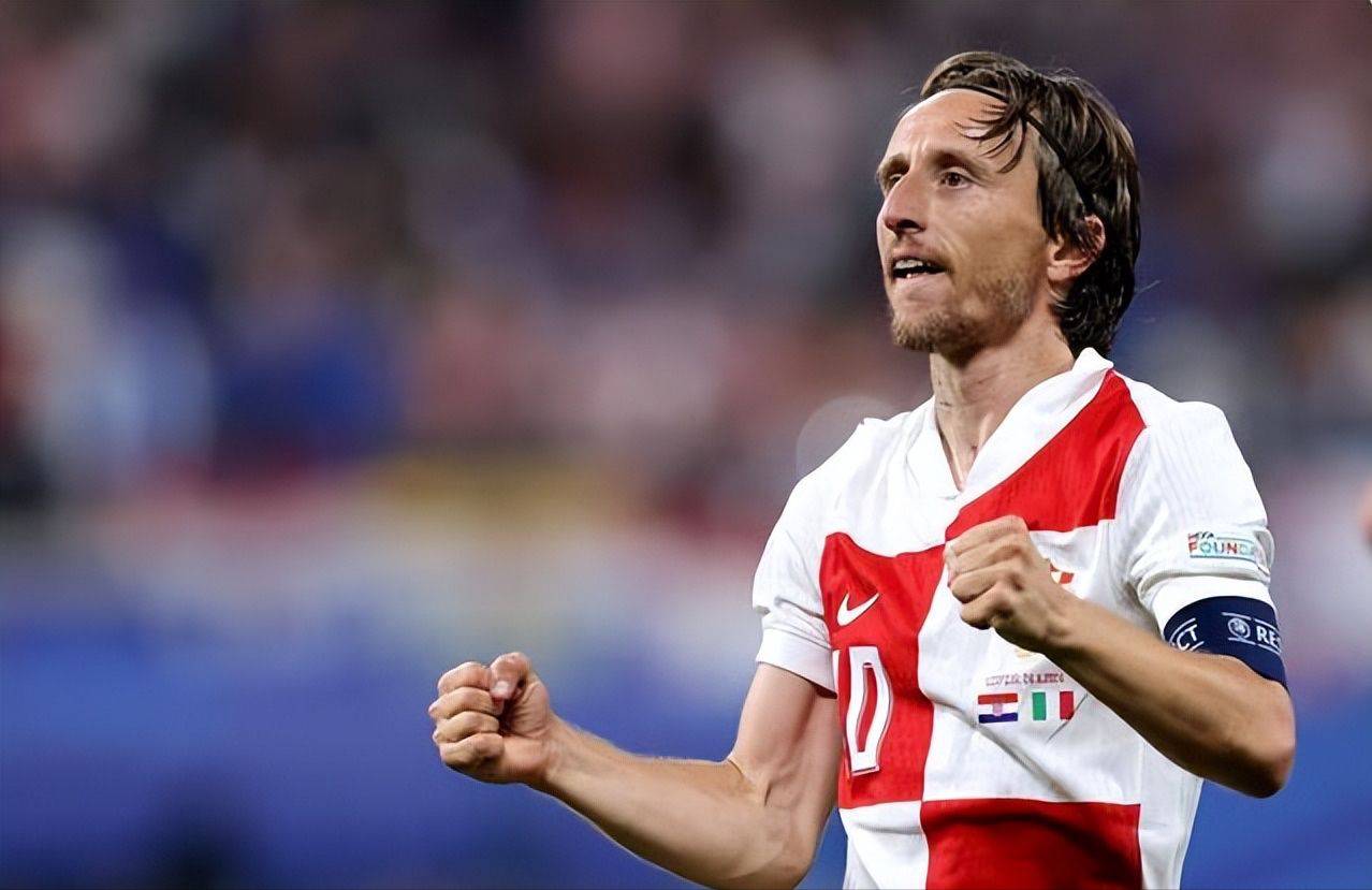 克罗地亚国家队在困难时刻拼尽全力