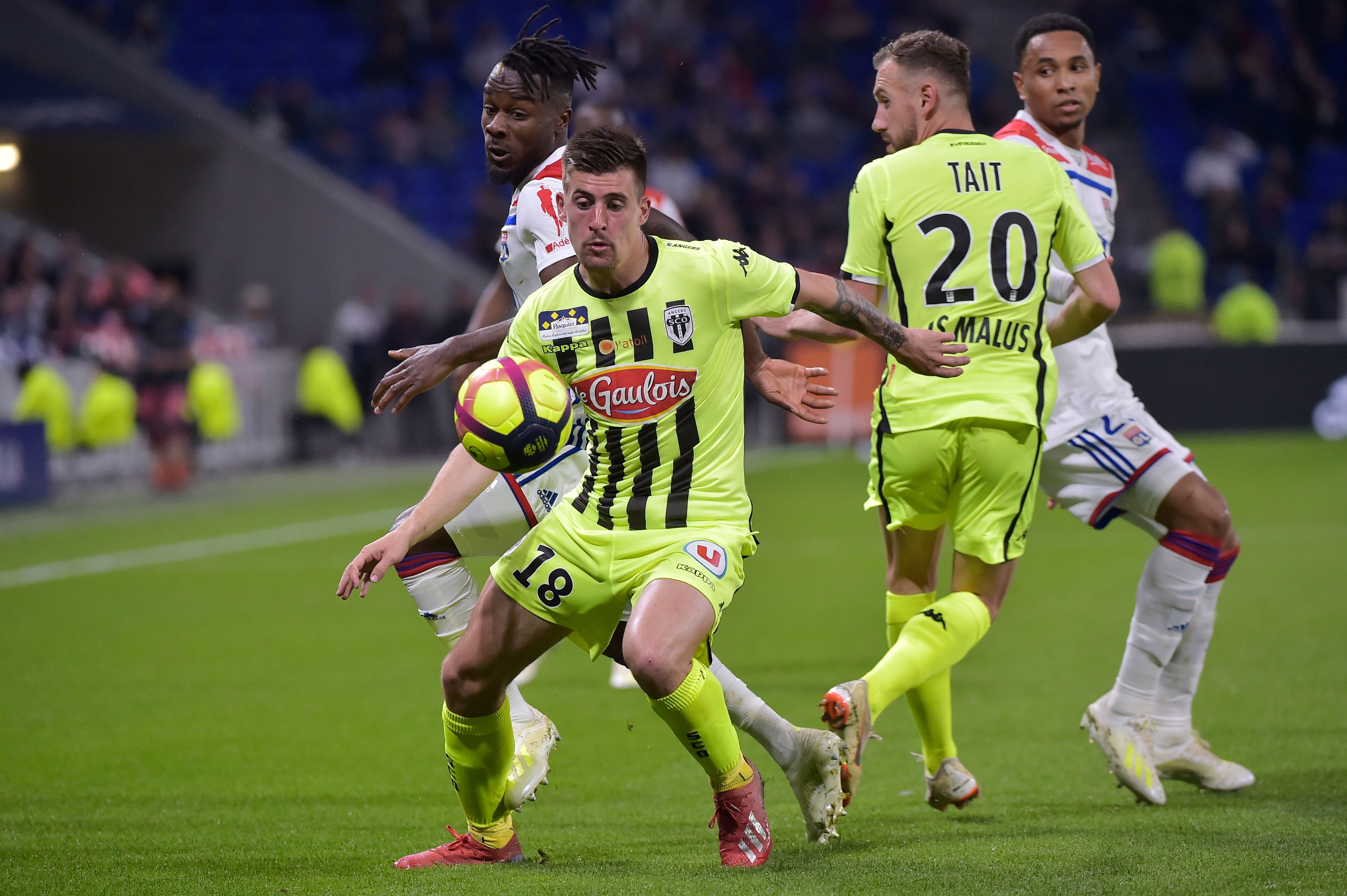 里昂官方宣布续约主帅合同，稳定球队稳定的简单介绍