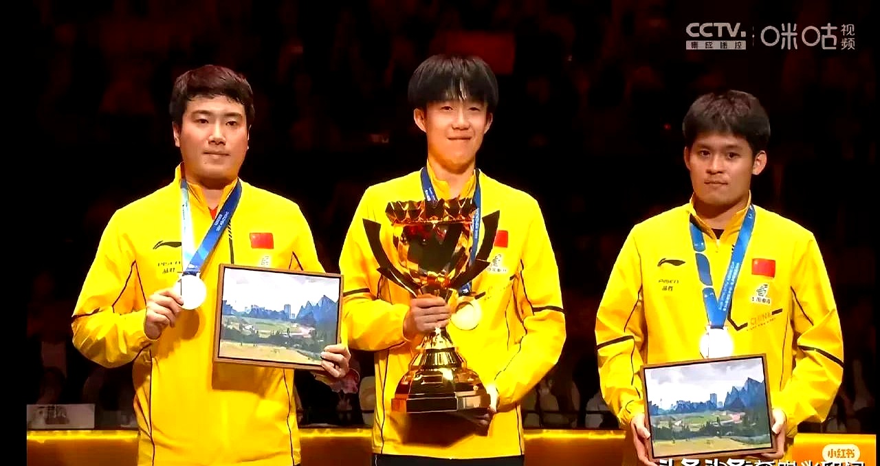 争夺荣耀殊荣，运动员们拚尽全力的简单介绍