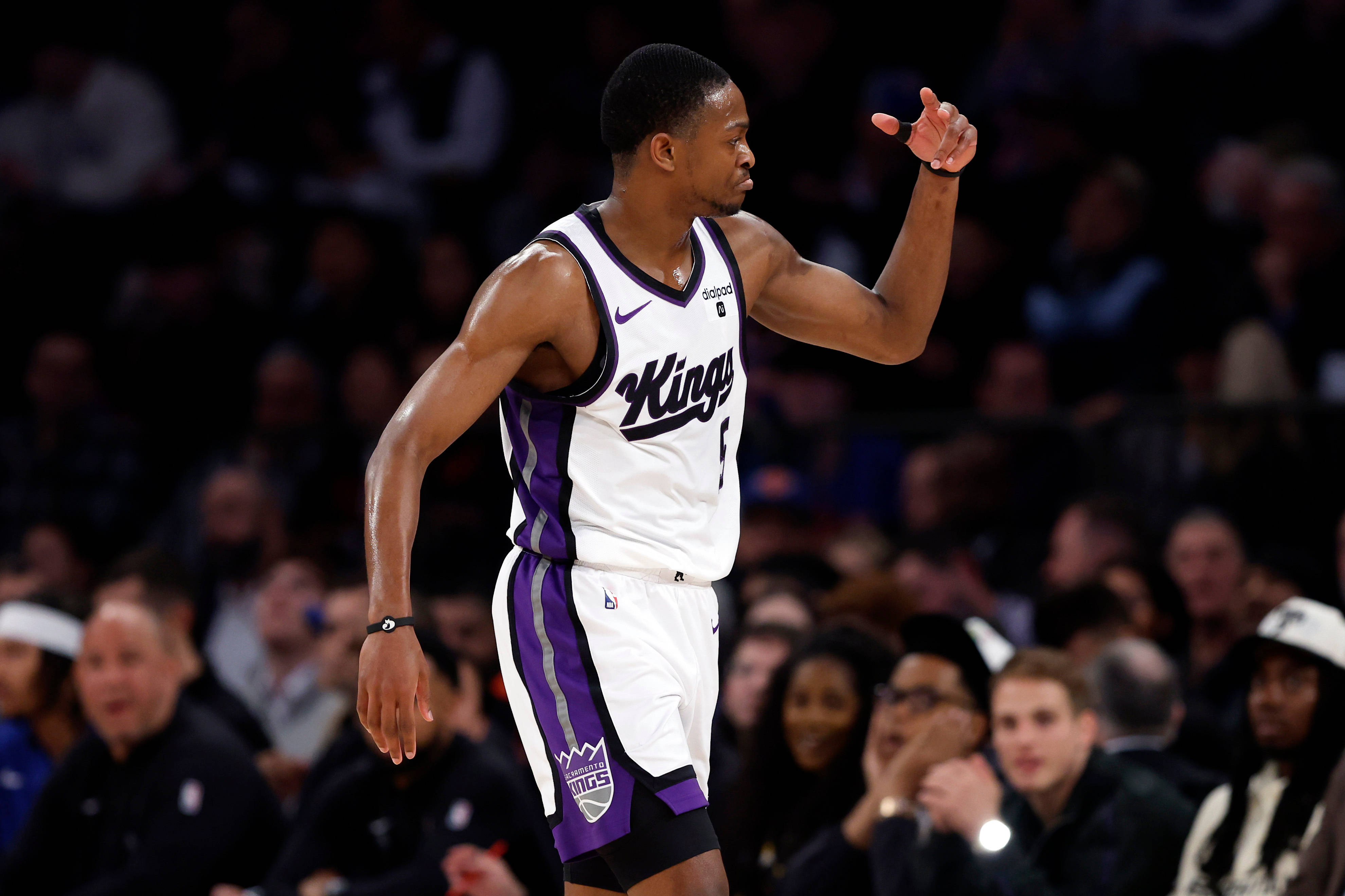 马刺关键时刻爆发，逆转对手