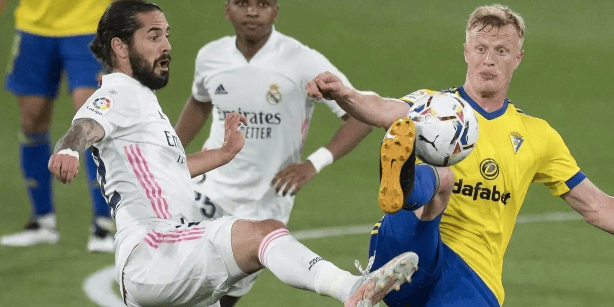 包含焦点大战：欧洲杯上演巅峰碰撞的词条