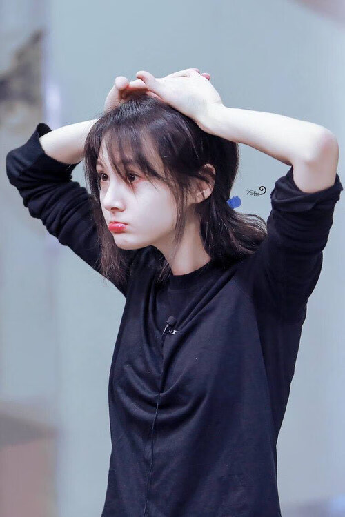 绿茵双面镜，当拉齐奥蓝遇见桑巴黄，卡马文加的关键回合哲学