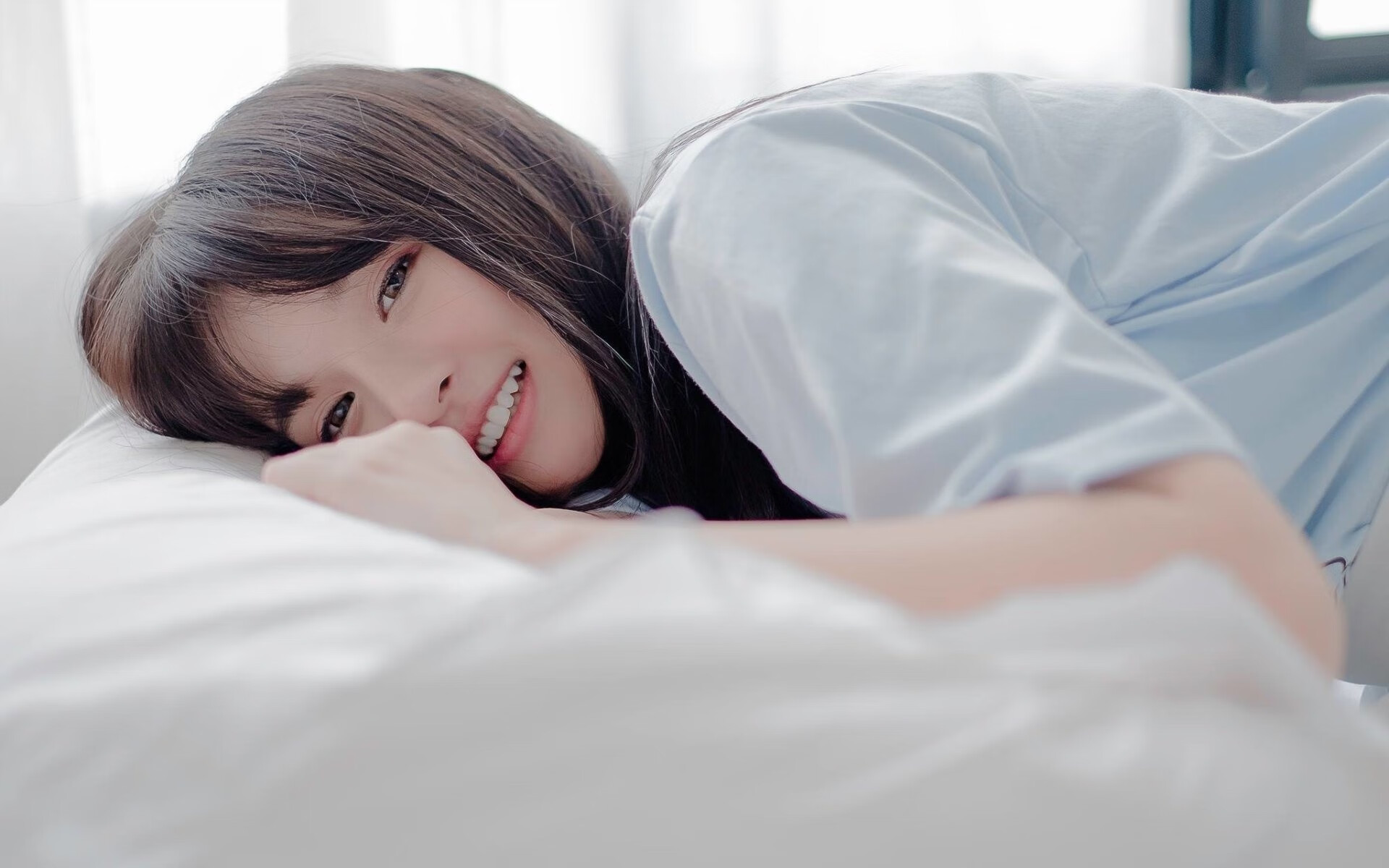 绿茵场上的双线激战,德甲争冠白热化,皇家社会末节带走摩洛哥