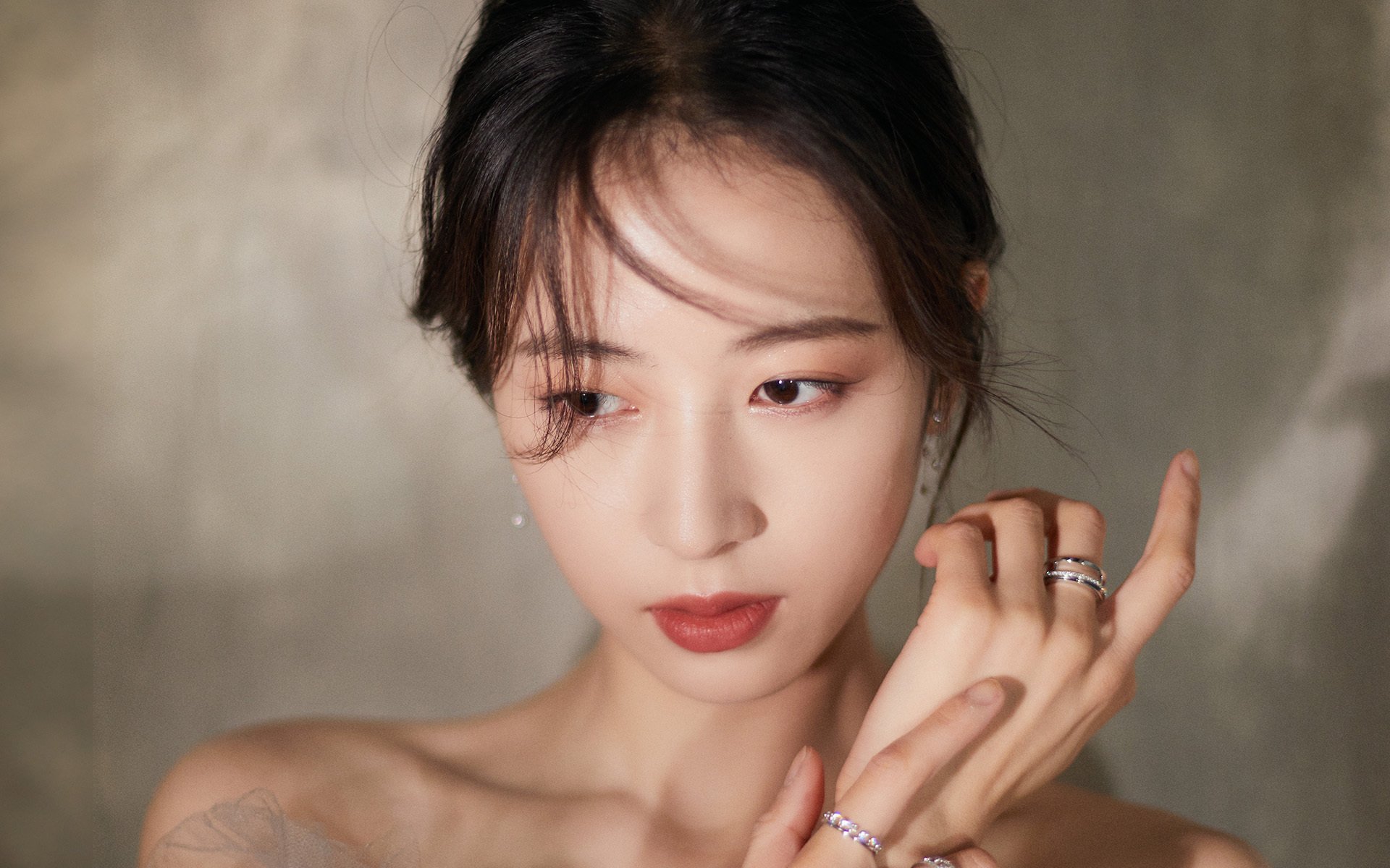 从密尔沃基到世界杯，乔治的双重奏