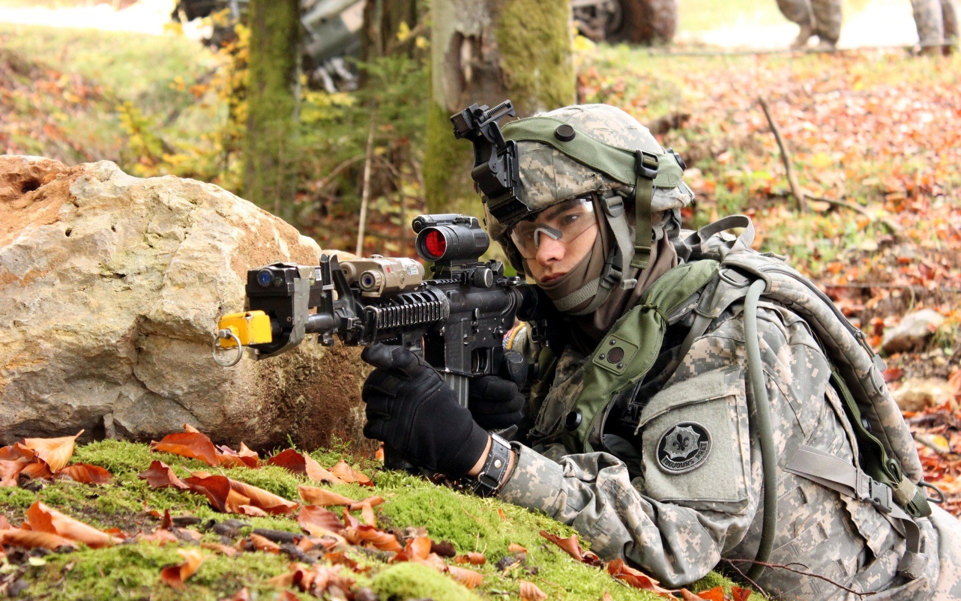 双线捷报，荷兰稳健取胜哥伦比亚，凯恩欧冠淘汰赛主宰赛场