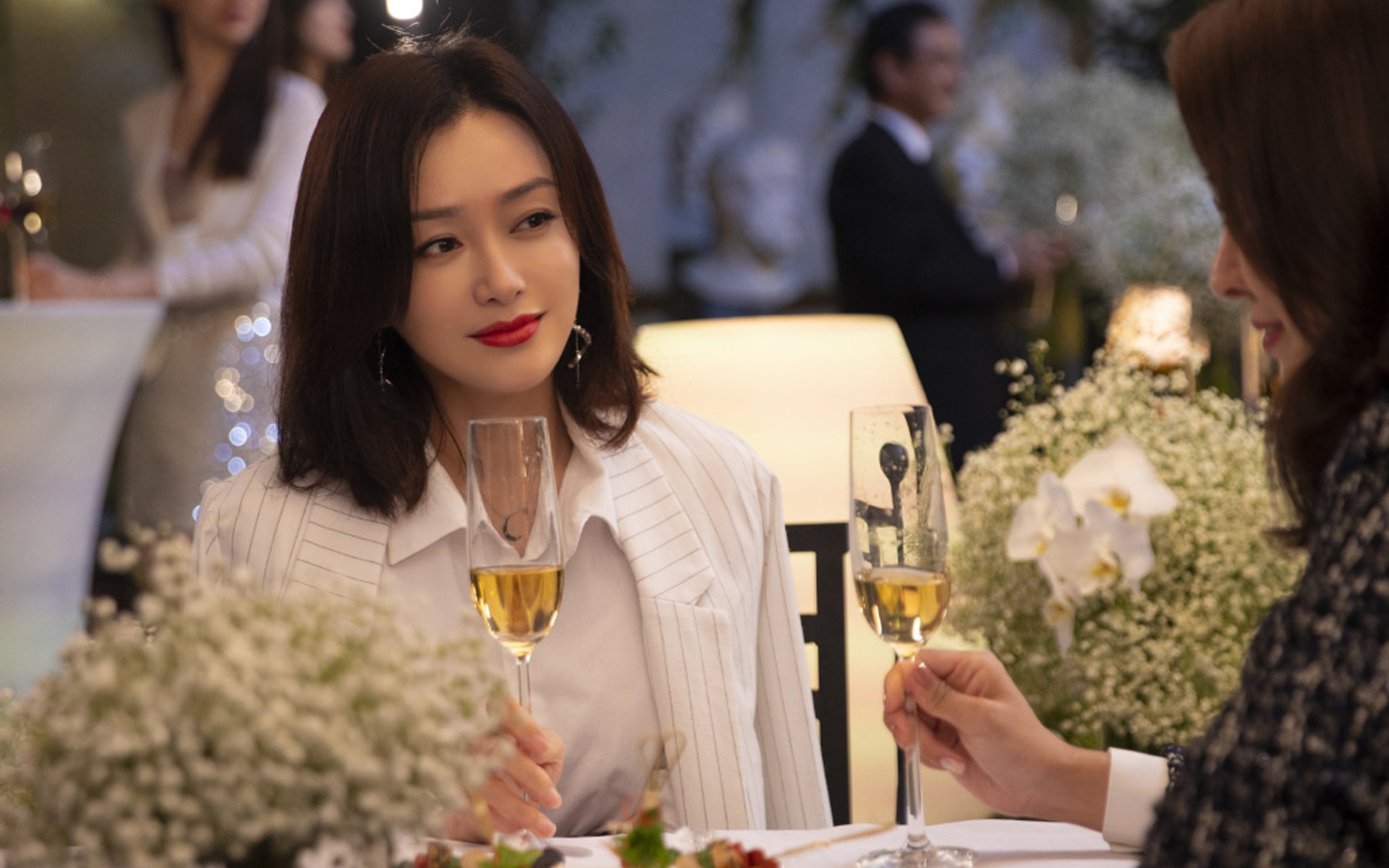 德甲争冠焦点战，猛龙全面压制雄鹿的战术启示