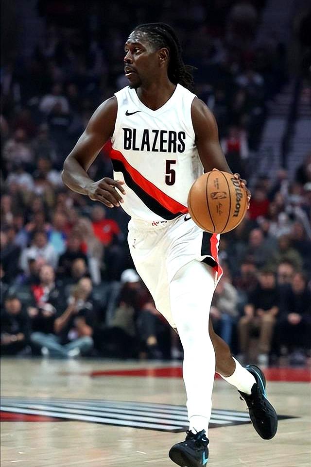霍勒迪带动全队节奏,深圳队压哨击败太阳 霍勒迪带动全队节奏,深圳队压哨击败太阳